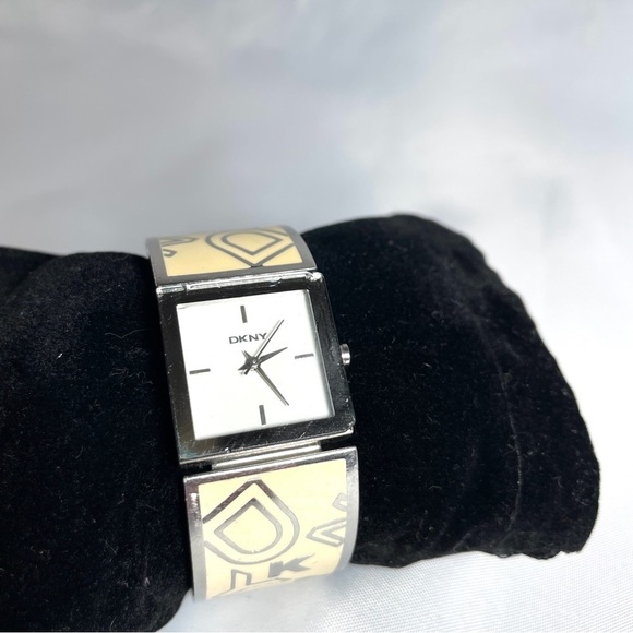 Dkny watch - Picture 8 of 8